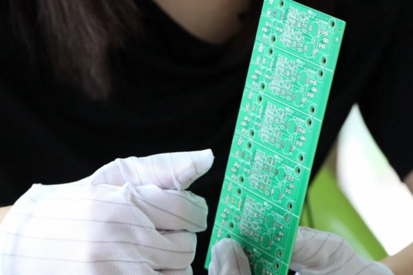 PCBA中设计工艺边主要作用是什么？