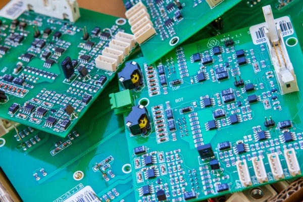 PCBA代工服务：中国制造的“幕后工匠”