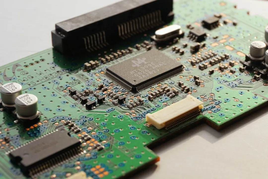 适配SMT生产：PCB设计必须遵循的7大规范